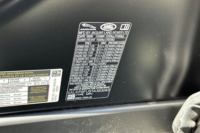 New 2026 Obsidian Black Satin Land Rover SE image 27