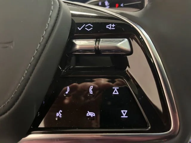 2026 Cadillac LYRIQ V Premium - Photo 12