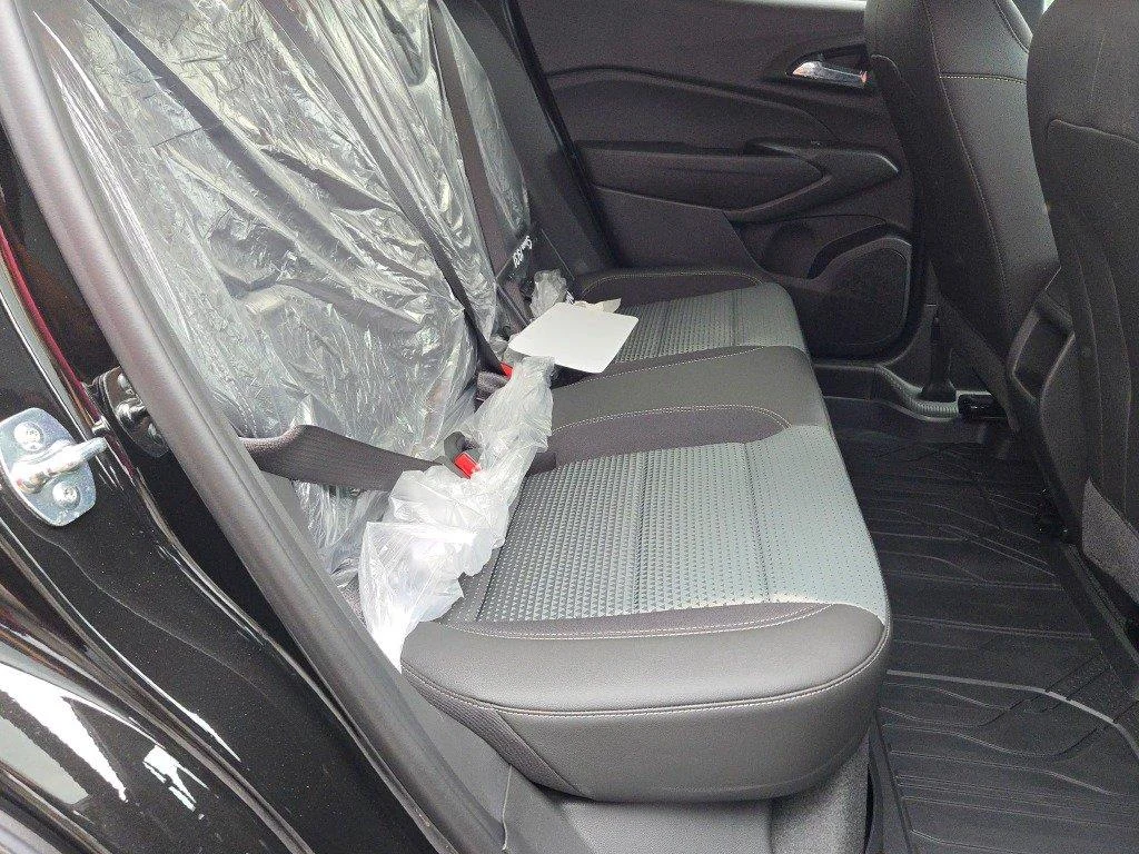 New 2026 Mosaic Black Metallic Chevrolet LT image 7
