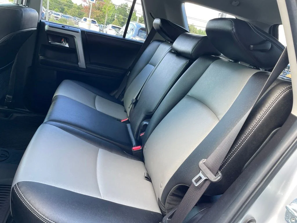 Used 2018 Classic Silver Metallic Toyota SR5 Premium image 17