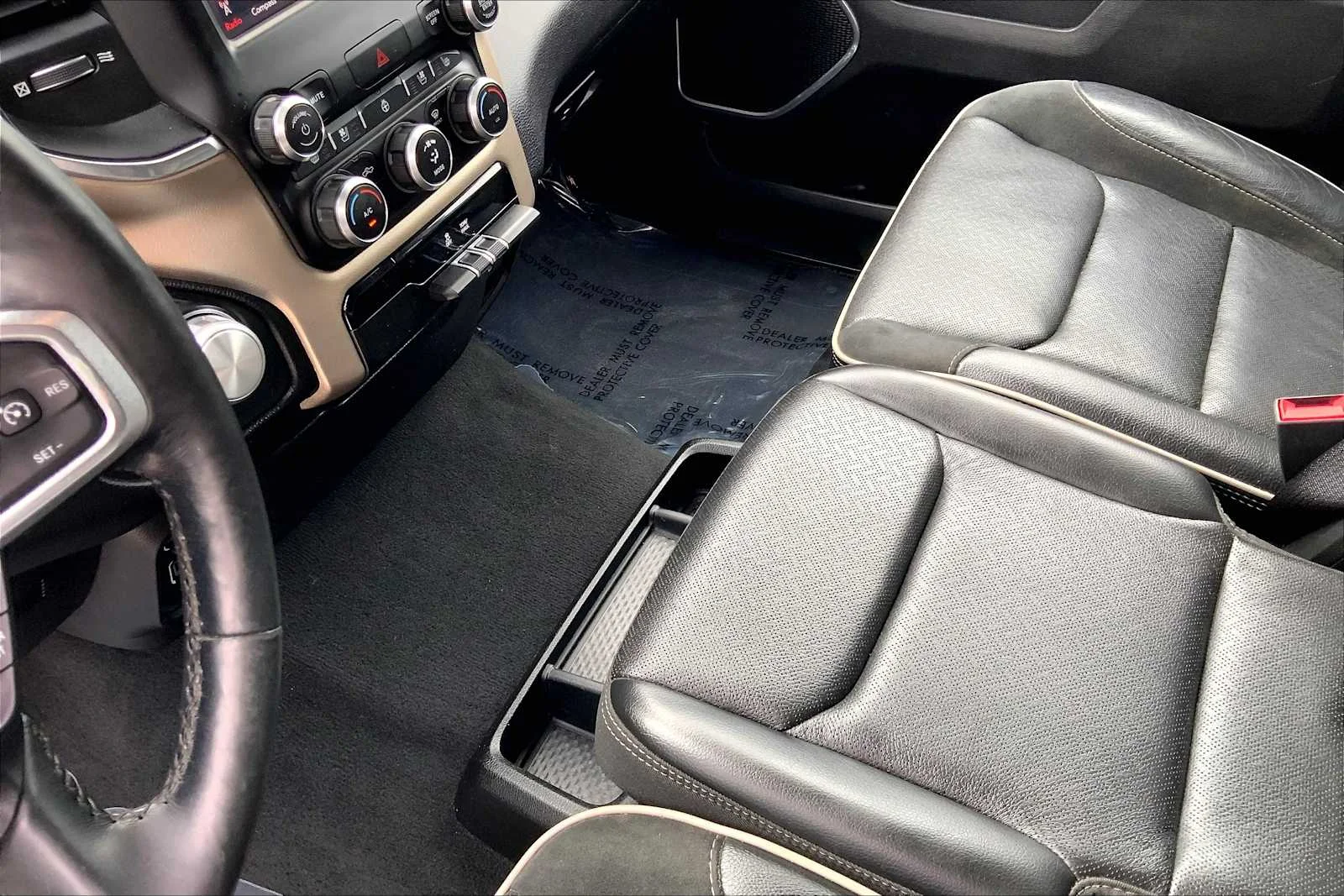 Used 2019 Billet Silver Metallic Clearcoat Ram Laramie image 15