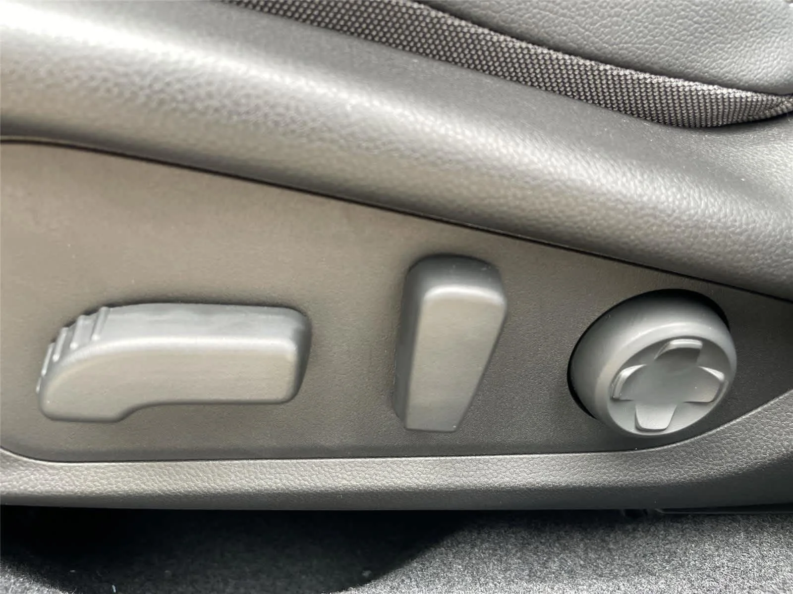 New 2026 ICE SILVER METALLIC Subaru Touring XT image 13