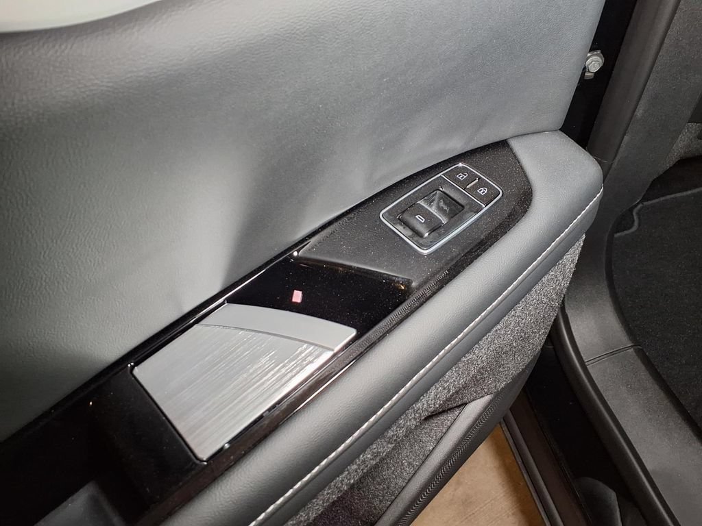 2026 Cadillac OPTIQ Premium Luxury - Photo 10