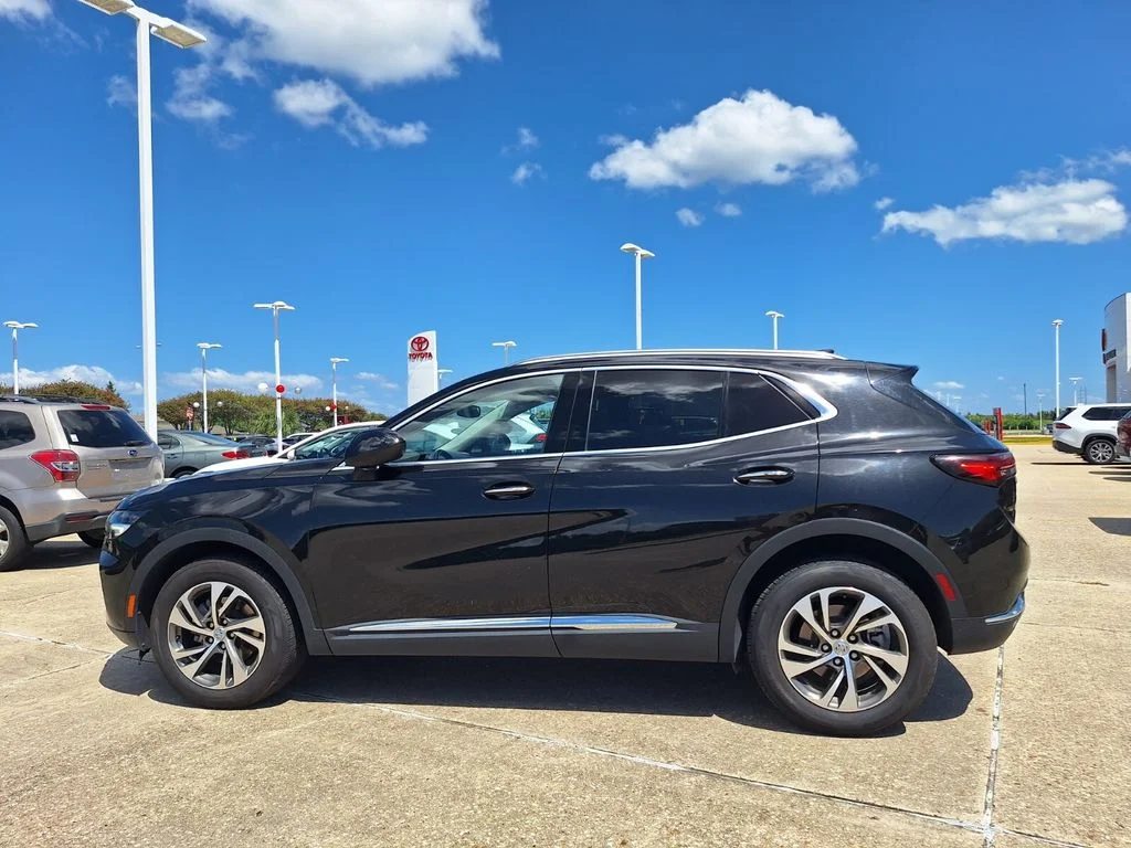 Used 2023 Black Buick Essence image 8