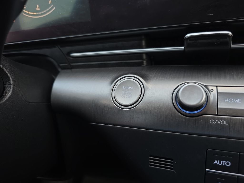 Used 2024 Ecotronic Gray Pearl Hyundai SEL image 22