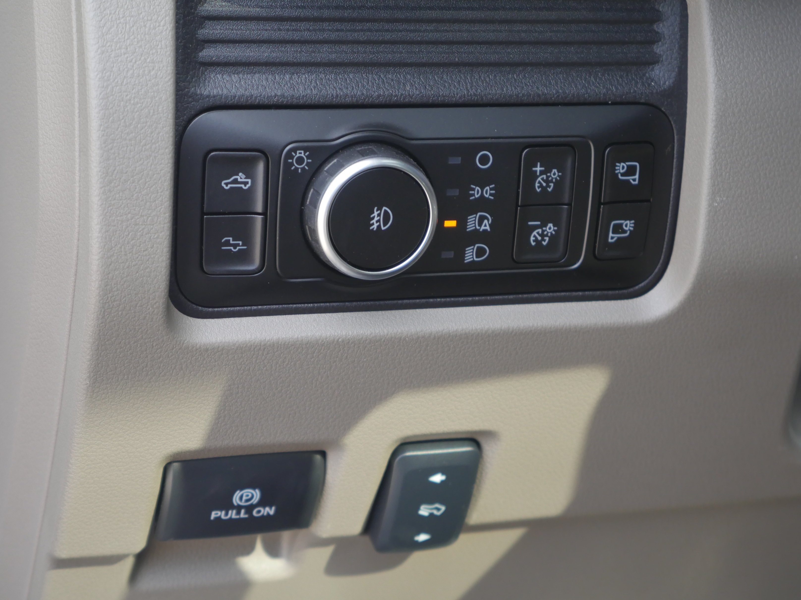 New 2026 Avalanche Ford F-350® Platinum® image 6