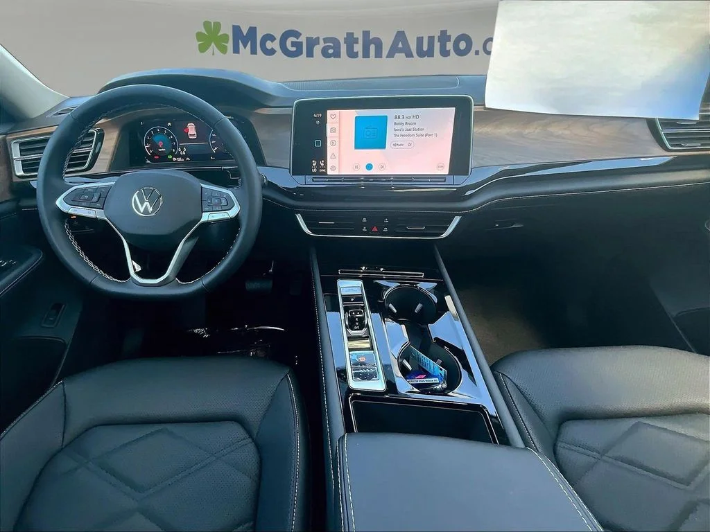 New 2026 White/off-white Volkswagen 2.0T SE w/Technology image 6