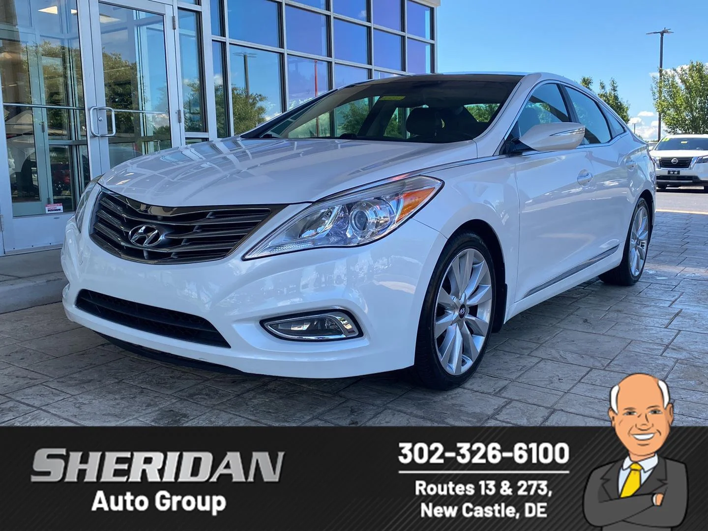Used 2014 Diamond White Pearl Hyundai Limited image 1