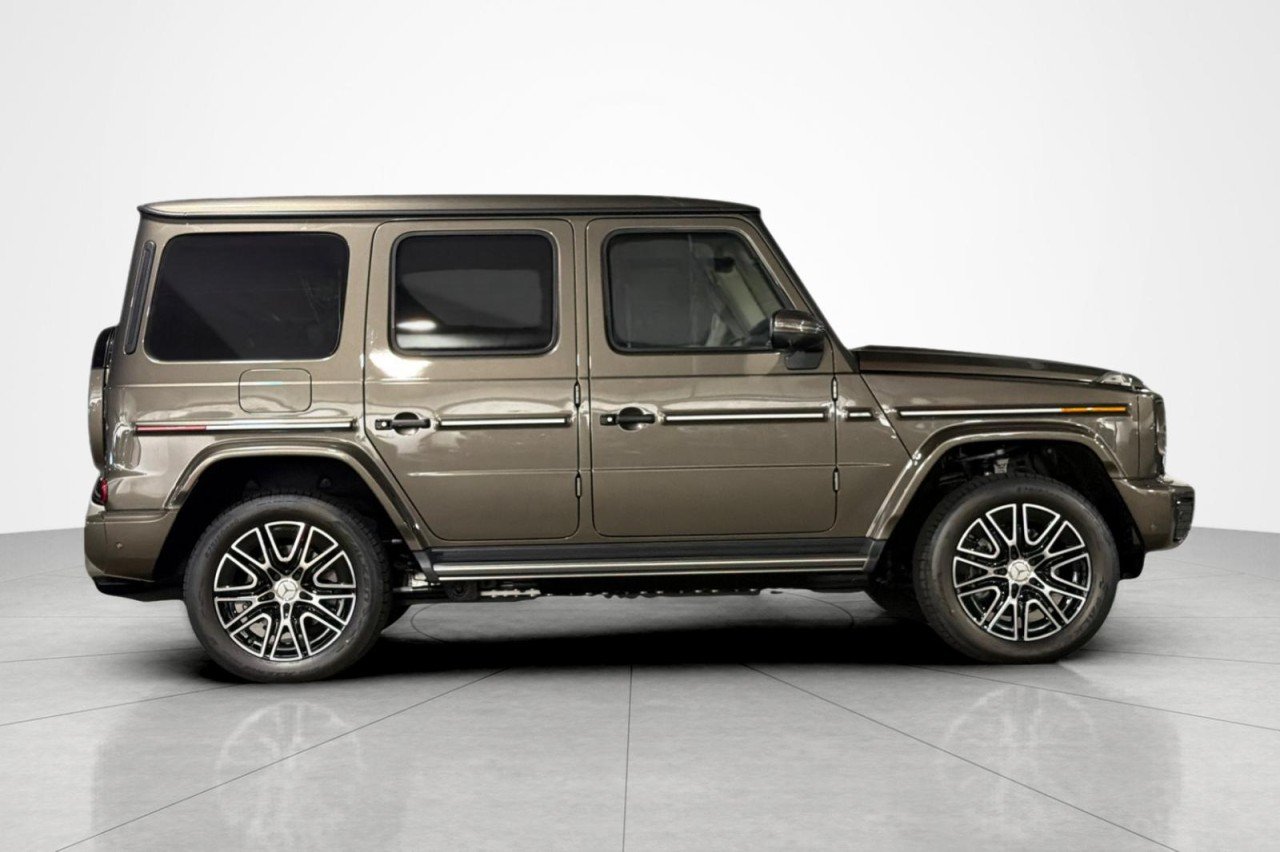 New 2026 Indium Grey Metallic Mercedes-Benz G 580e SUV image 6