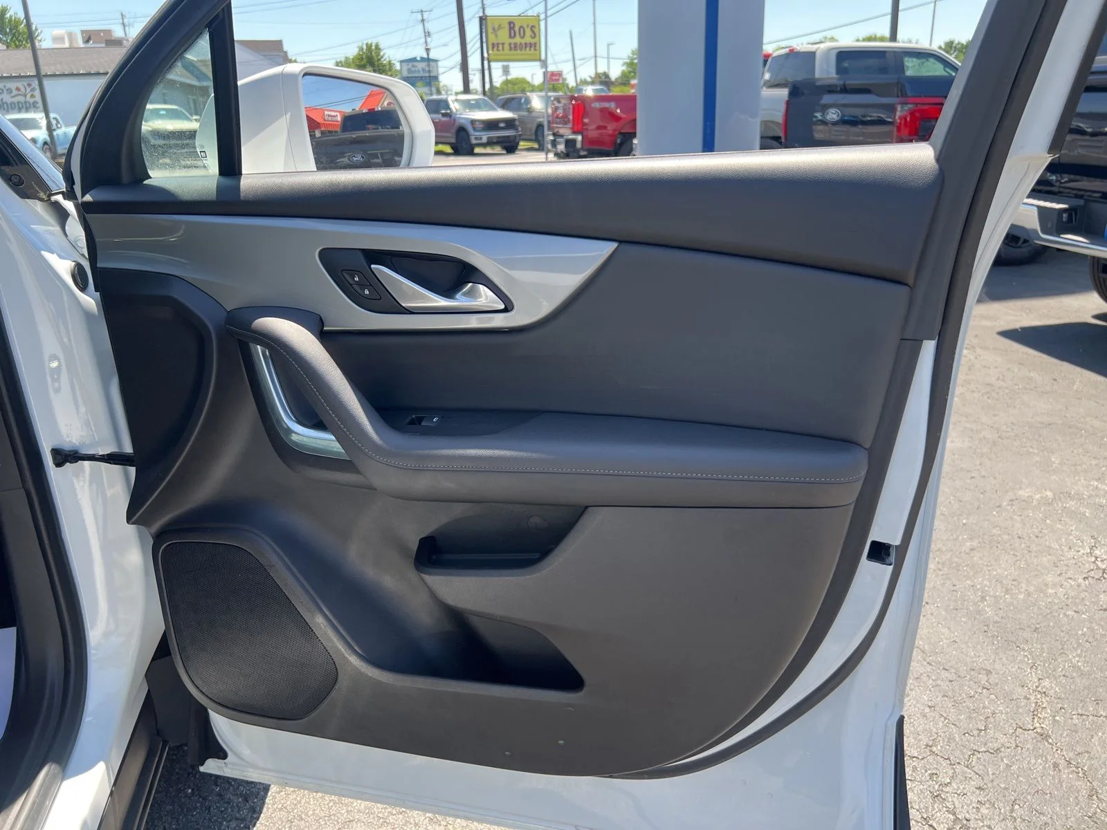 Used 2019 Summit White Chevrolet Base image 48