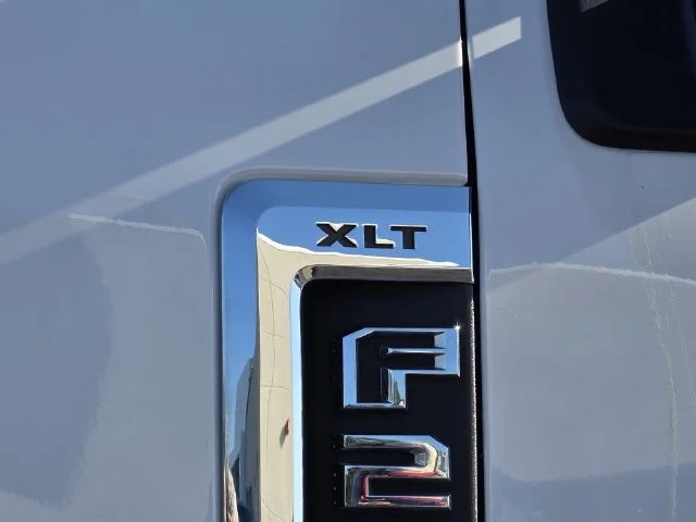 Certified Used 2022 Oxford White Ford XLT image 29