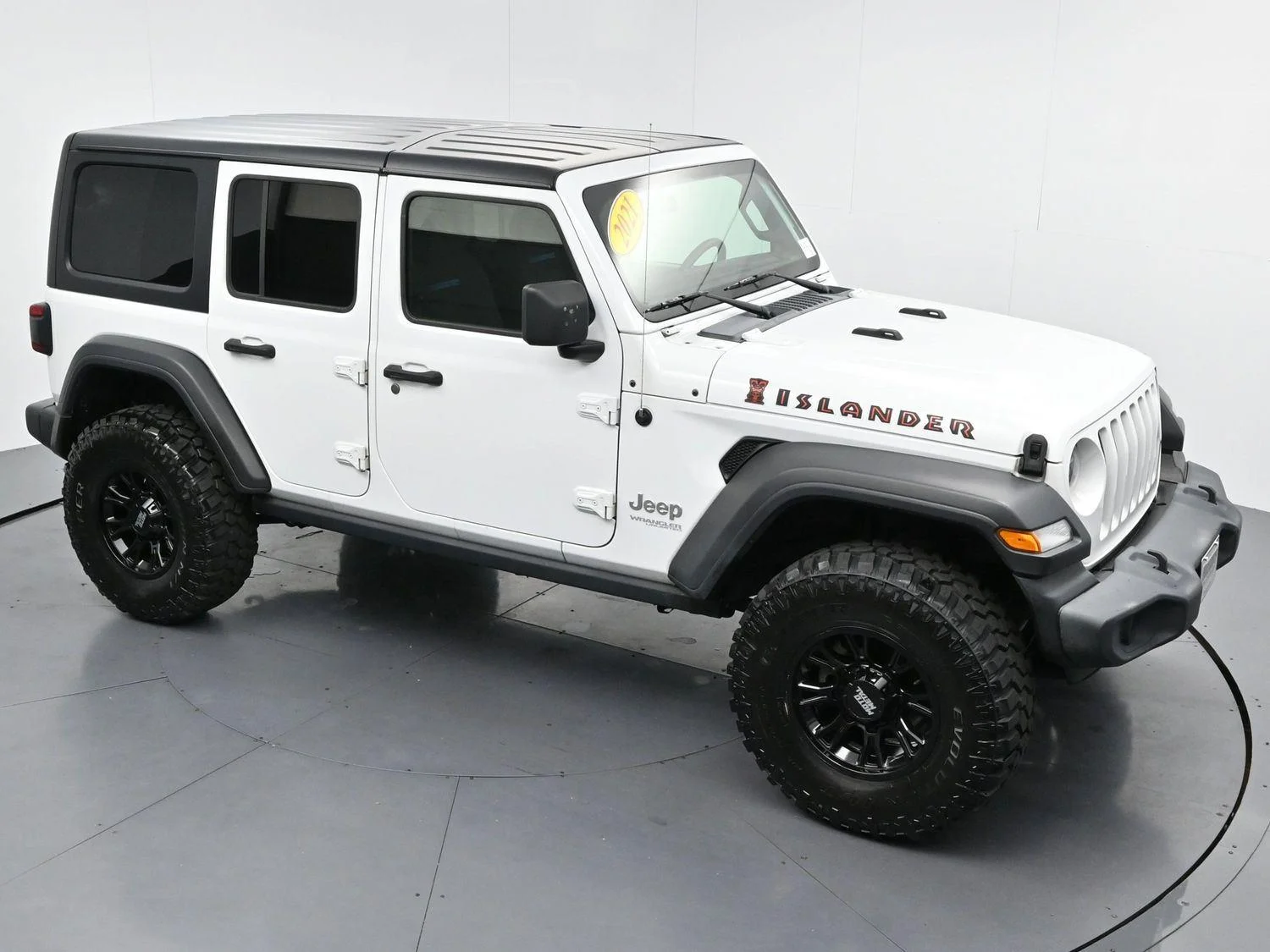 Used 2021 Bright White Clearcoat Jeep Unlimited Islander image 37