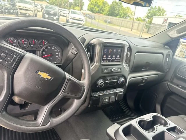Used 2026 White Chevrolet Custom image 31