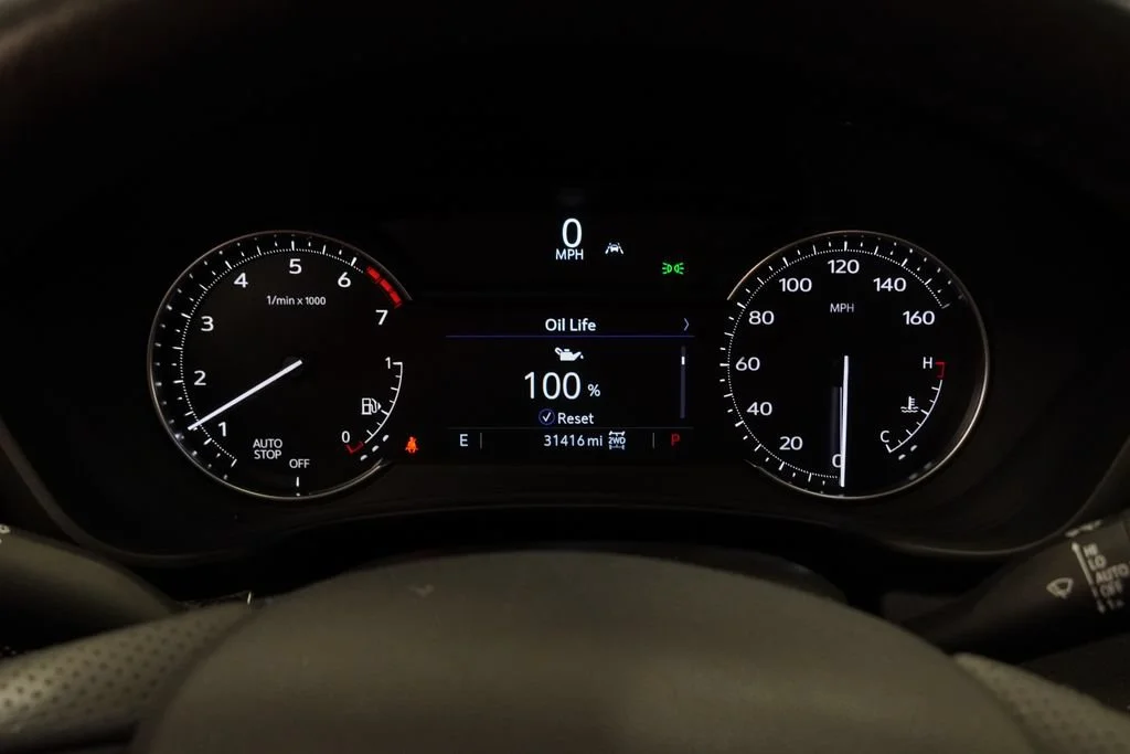 Used 2023 Crystal White Tricoat Cadillac Sport image 17