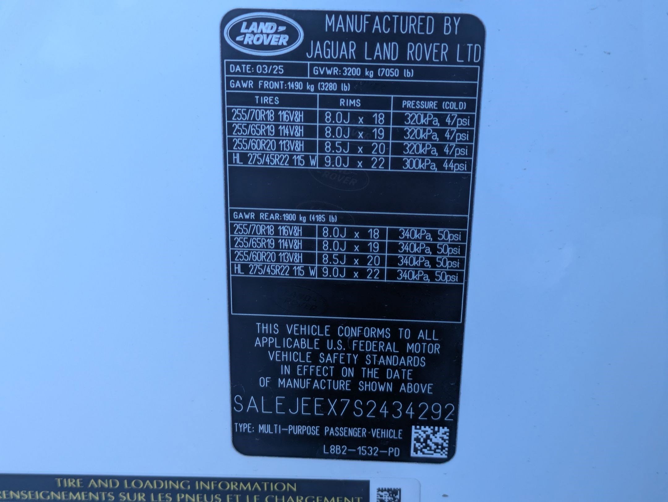 Used 2025 Fuji White Land Rover 110 P300 S image 33