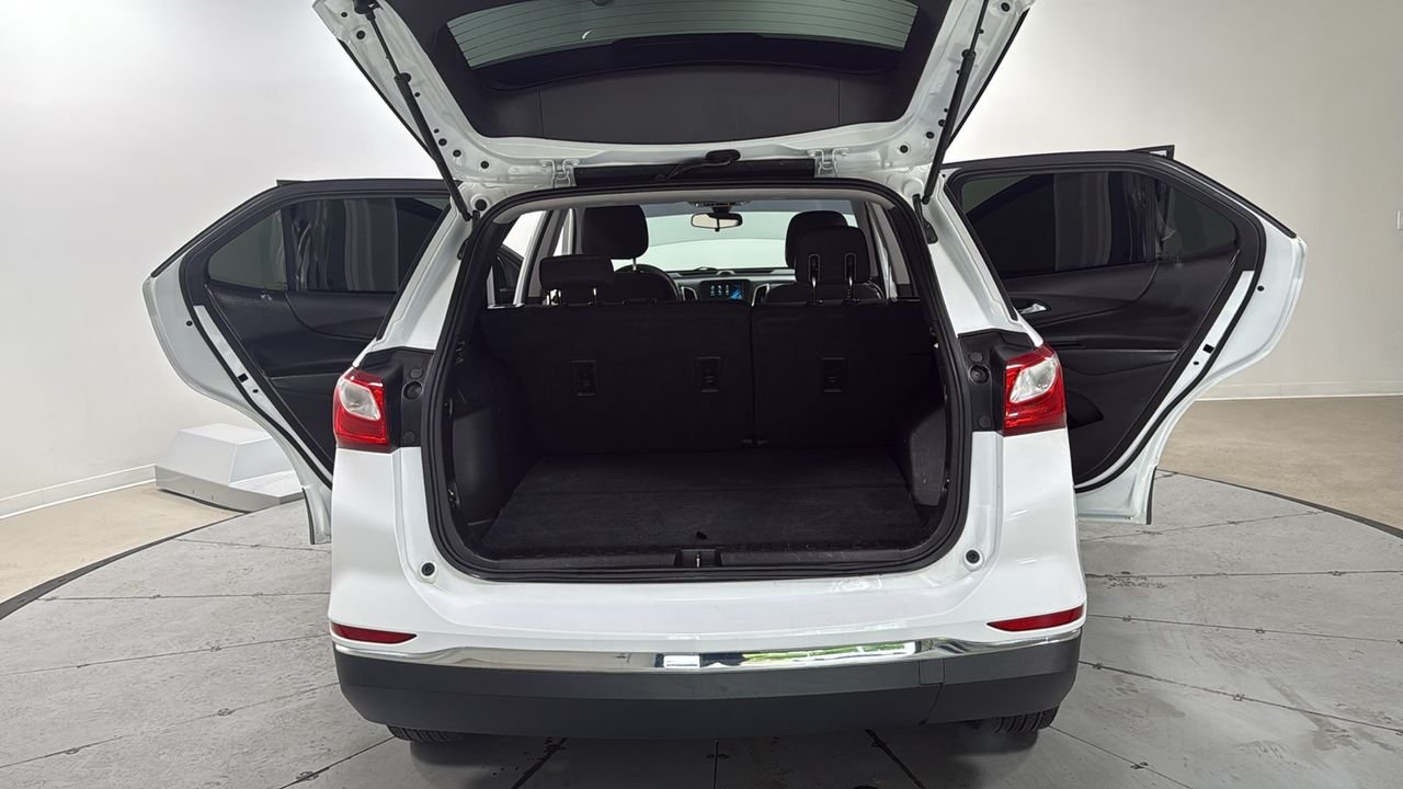 Used 2018 White Chevrolet LT image 16