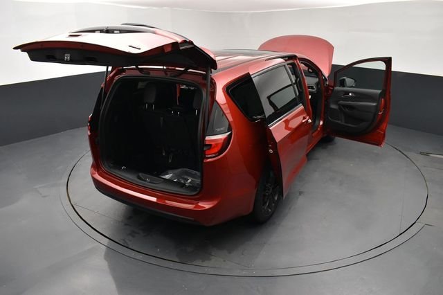 New 2026 Red Hot Pearl-Coat Exterior Paint Chrysler Select image 26