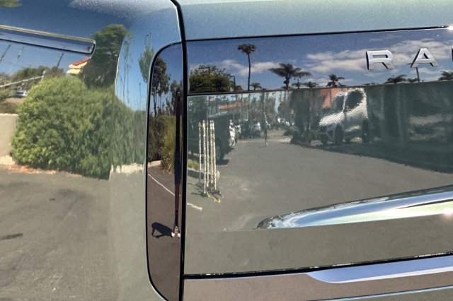 New 2027 Belgravia Green Land Rover SE image 25