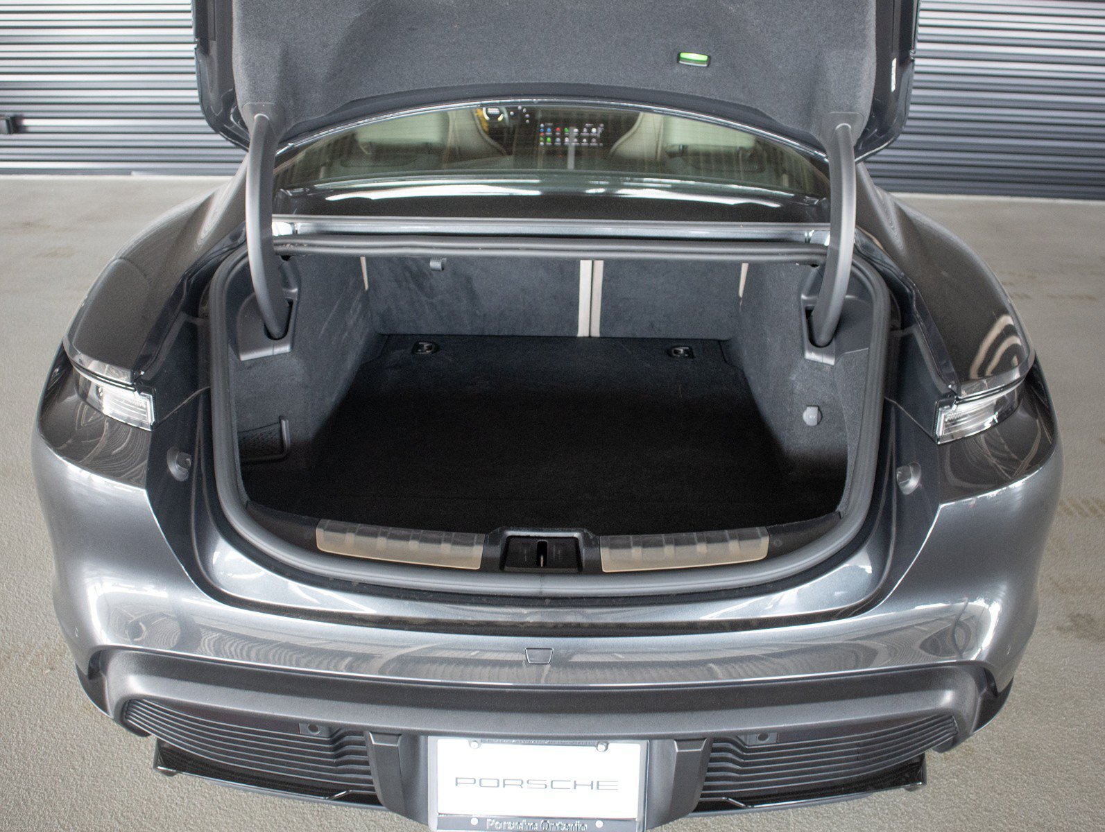 Used 2021 Volcano Grey Metallic Porsche Turbo image 27