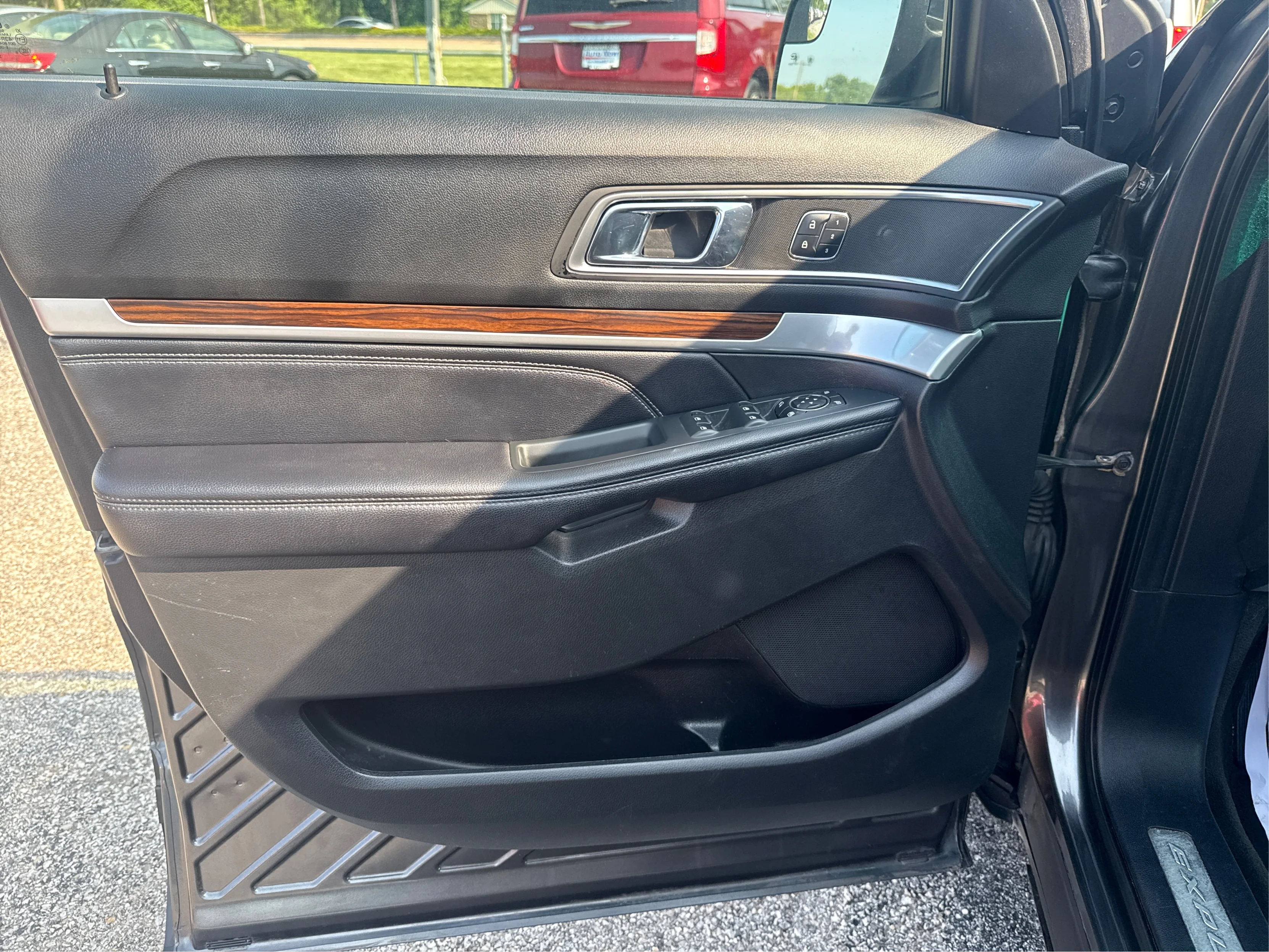 Used 2016 Gray Ford Limited image 20