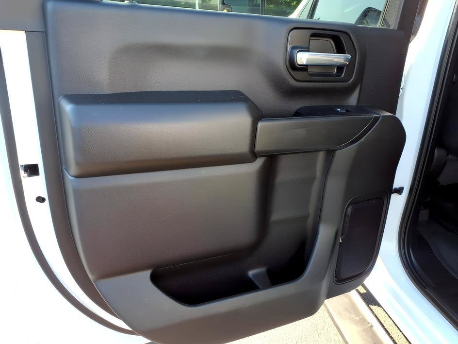 Used 2024 Summit White Chevrolet Custom image 13