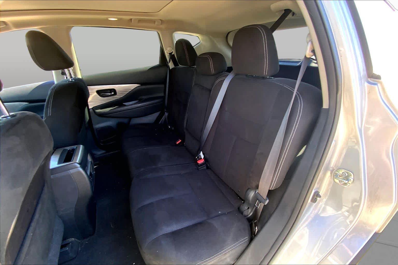 Used 2015 Brilliant Silver Metallic Nissan SV image 19