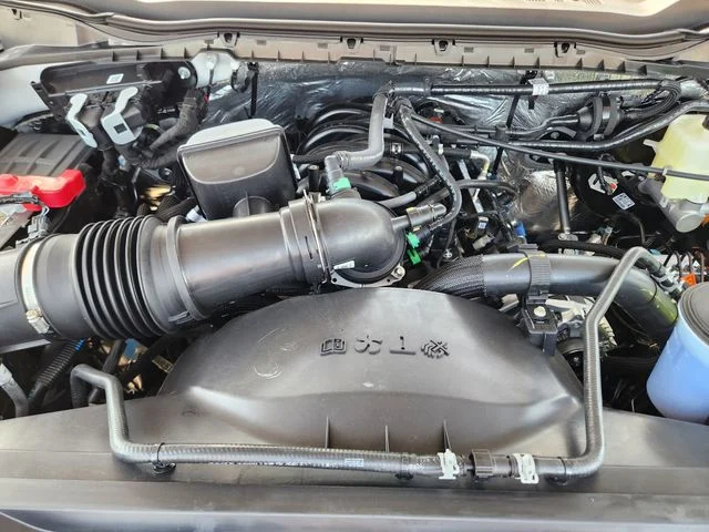 New 2027 Oxford White Ford F-250® XLT image 31