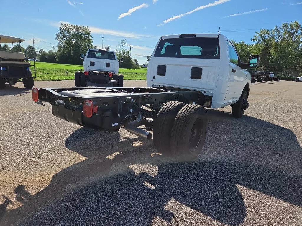 New 2027 Bright White Clearcoat RAM Tradesman image 8