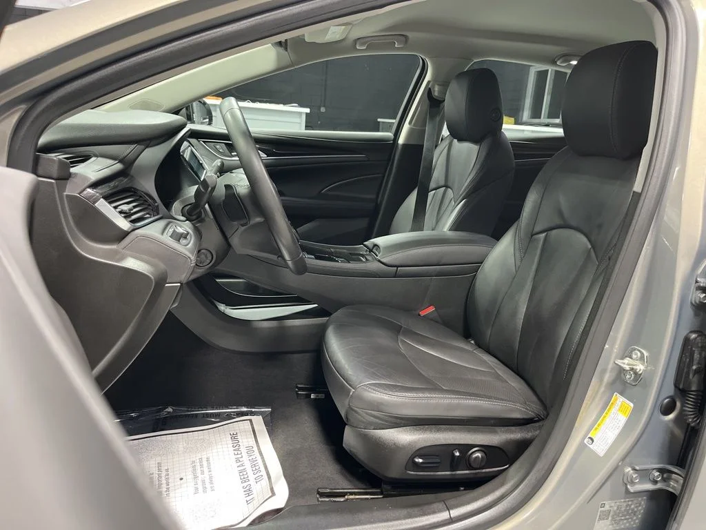 Used 2019 Pepperdust Metallic Buick Essence image 12