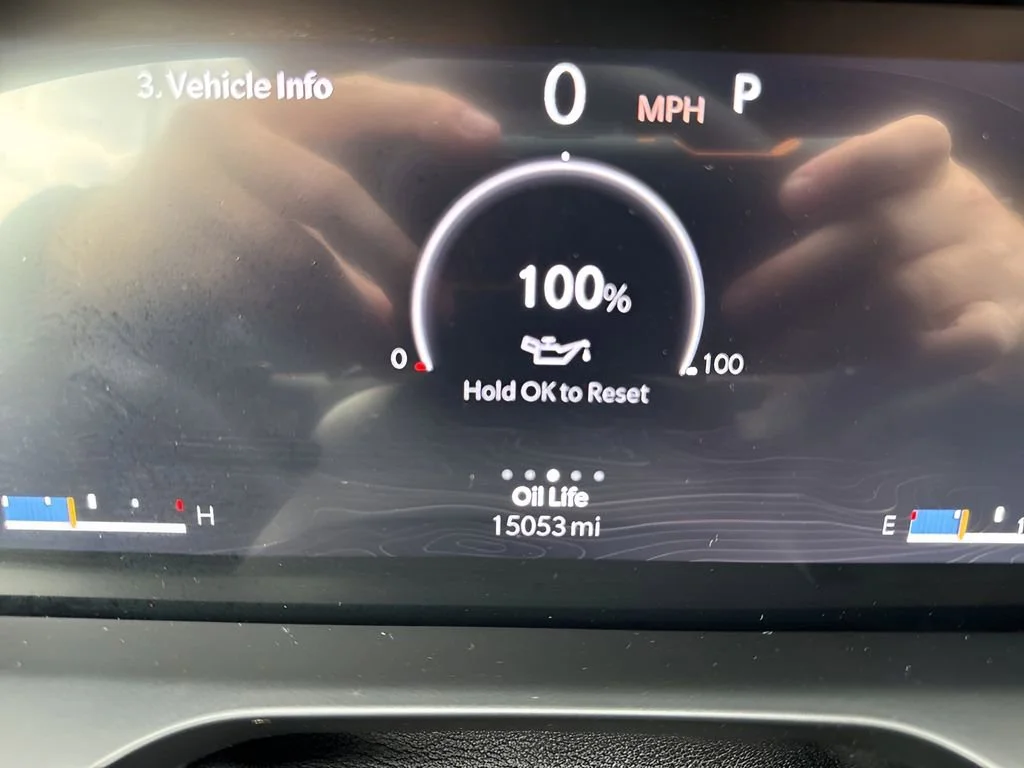 Used 2025 White Jeep Laredo X image 24