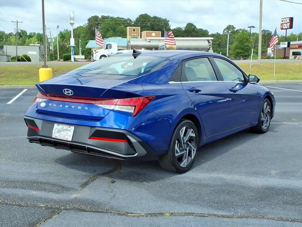 Used 2025 Blue Hyundai SEL Convenience image 18