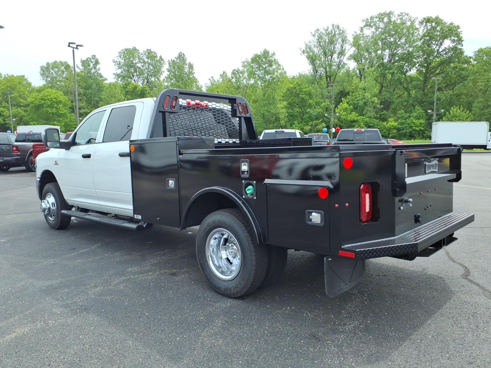 New 2026 Bright White Clear-Coat Exterior Paint RAM Tradesman/Big Horn image 5