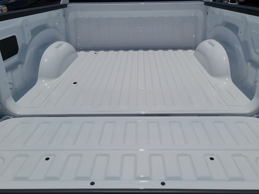 New 2026 Bright White Clear-Coat Exterior Paint RAM Big Horn/Lone Star image 6