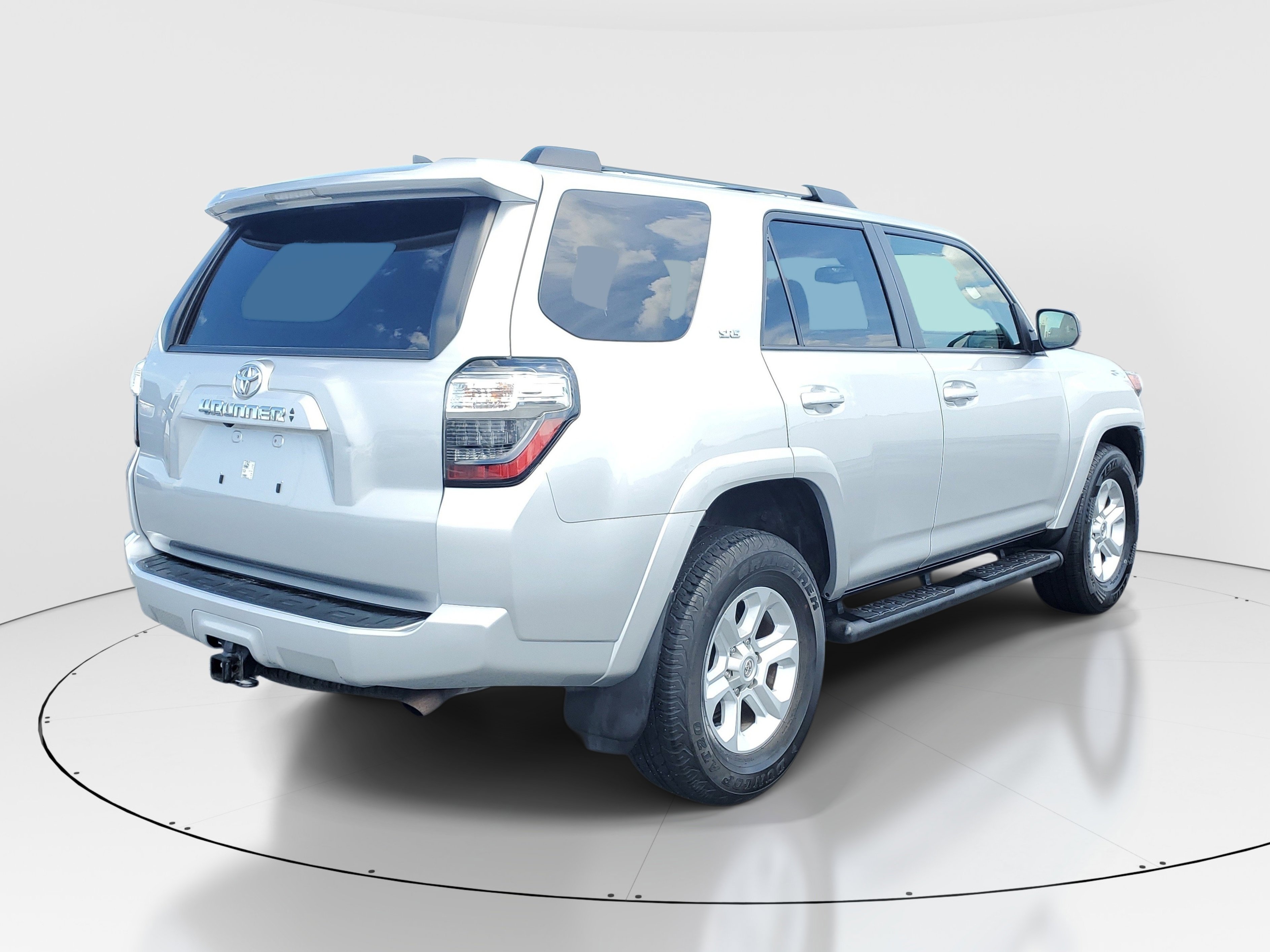 Used 2023 Classic Silver Metallic Toyota SR5 image 6