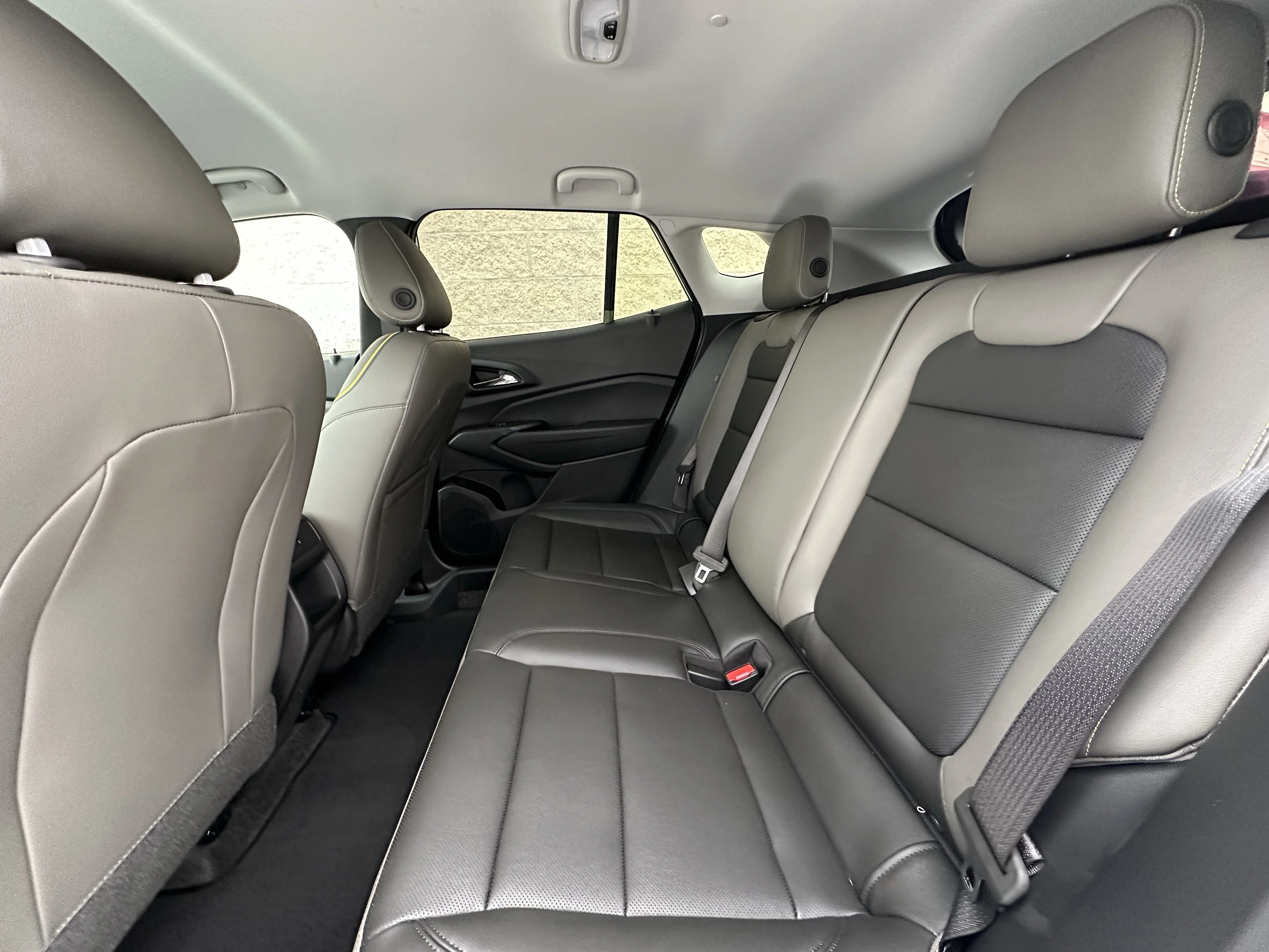 New 2026 Summit White Chevrolet ACTIV image 18