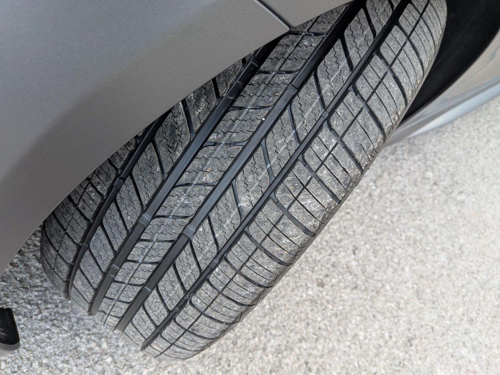 Used 2023 MANUFAKTUR Selenite Grey Magno Mercedes-Benz C 300 image 13