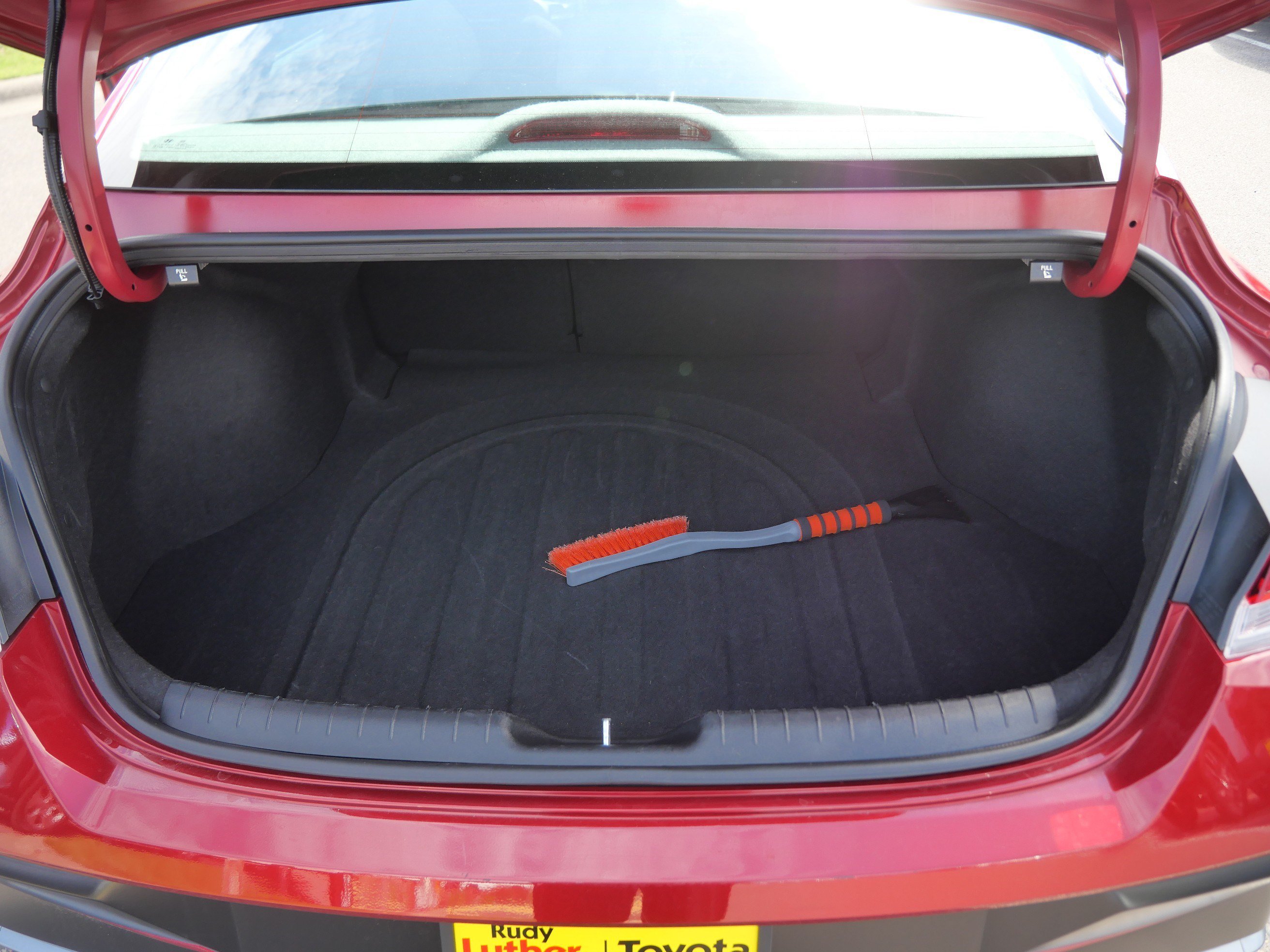 Used 2025 Ultimate Red Hyundai SEL Convenience image 18