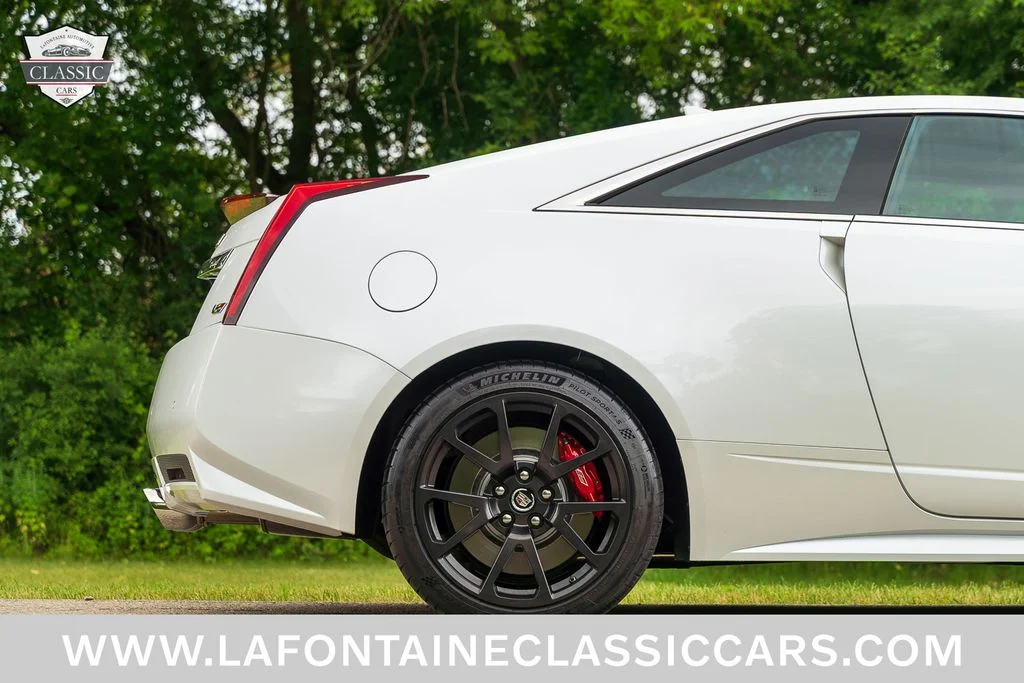 Used 2015 White Cadillac Base image 37