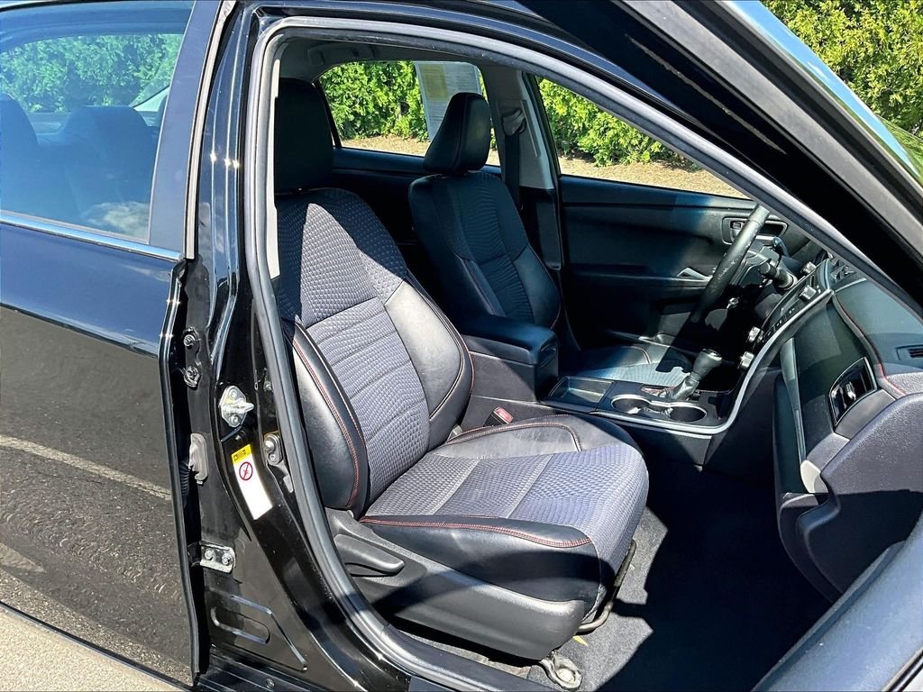 Used 2015 Black Toyota SE image 11