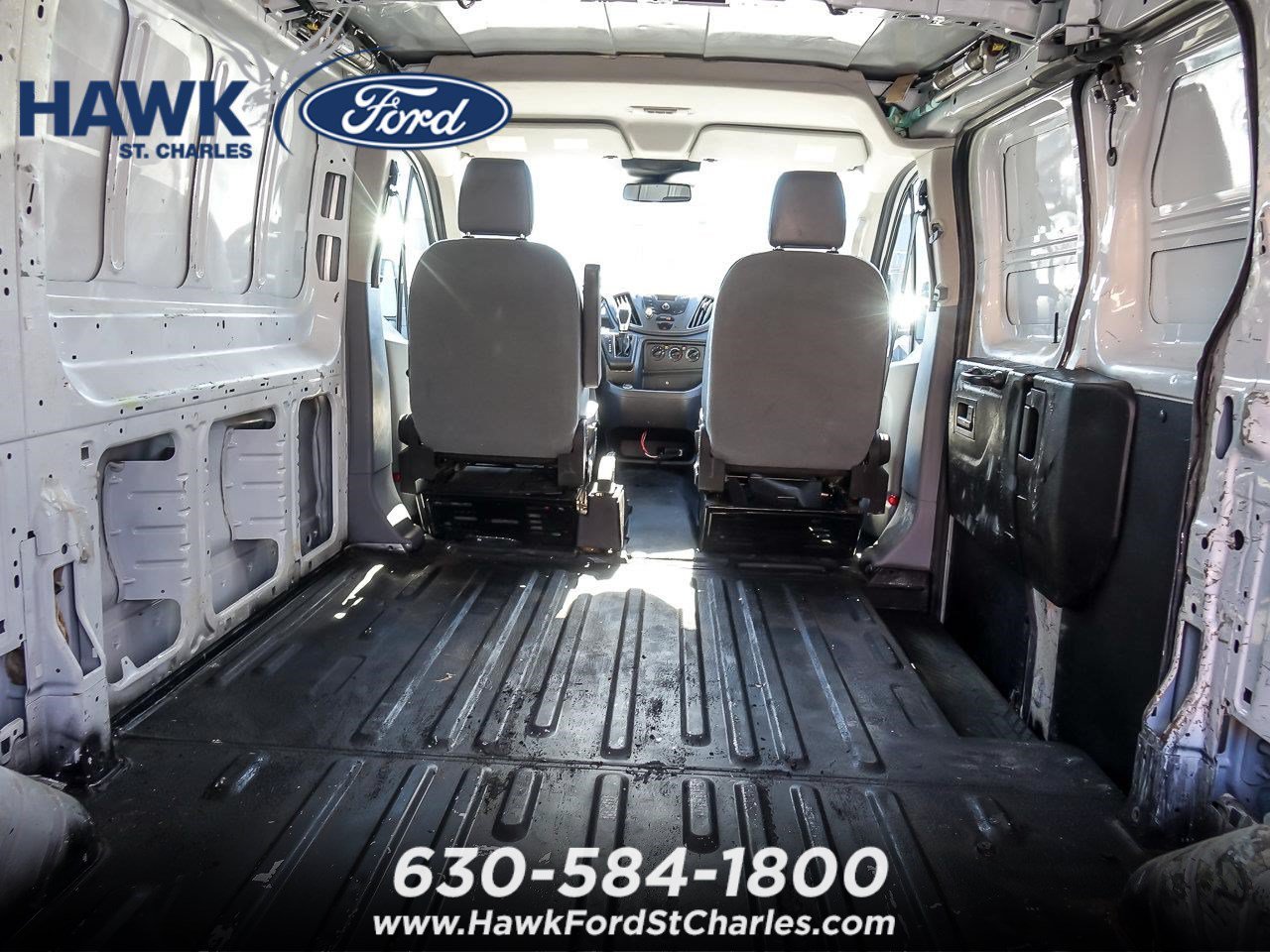 Used 2019  Ford T250 image 23