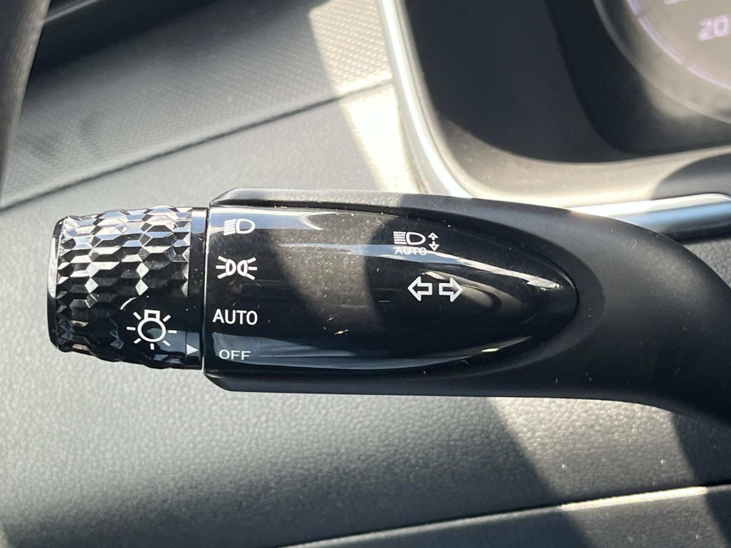 Used 2024 Shimmering Silver Hyundai Blue image 38