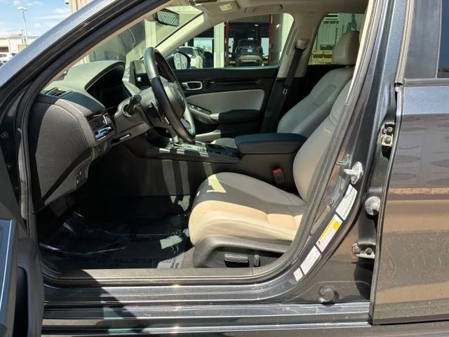 Used 2024 Sonic Gray Pearl Honda Touring image 6