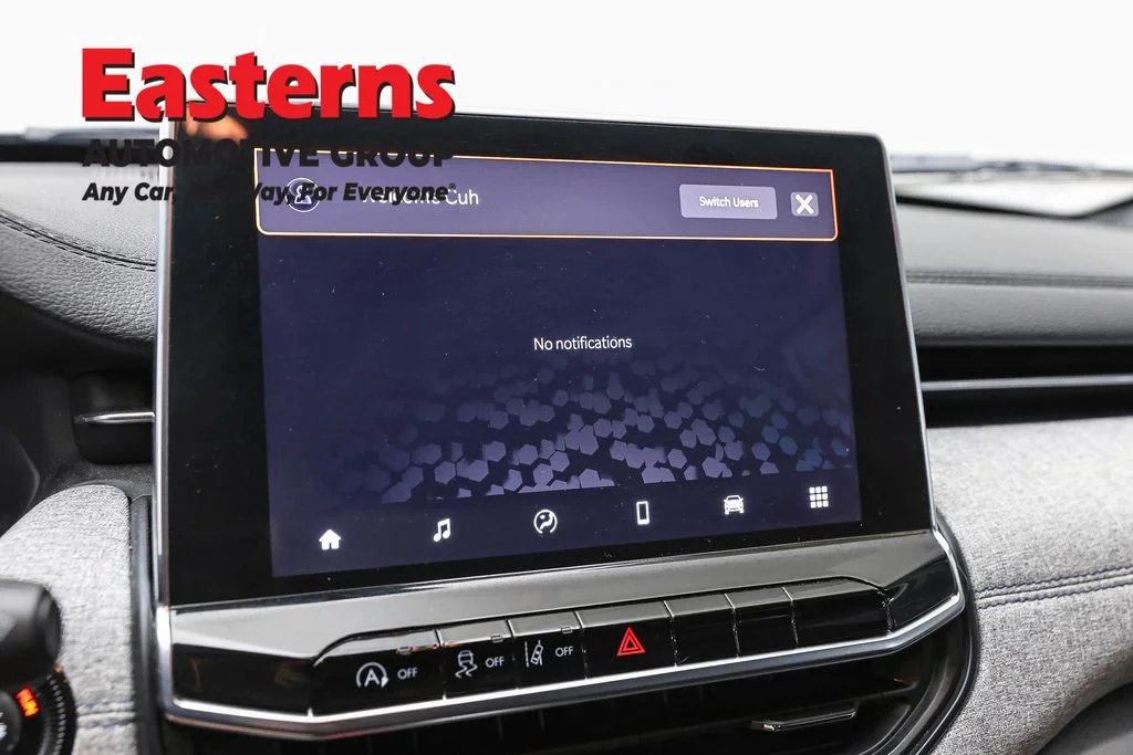 Used 2023 Black Jeep Latitude image 18