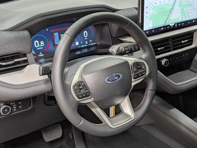 New 2026 Star White Metallic Tri-Coat Ford Active image 36