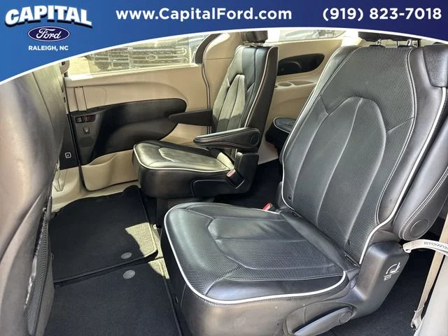 Used 2024 White Chrysler Limited image 17