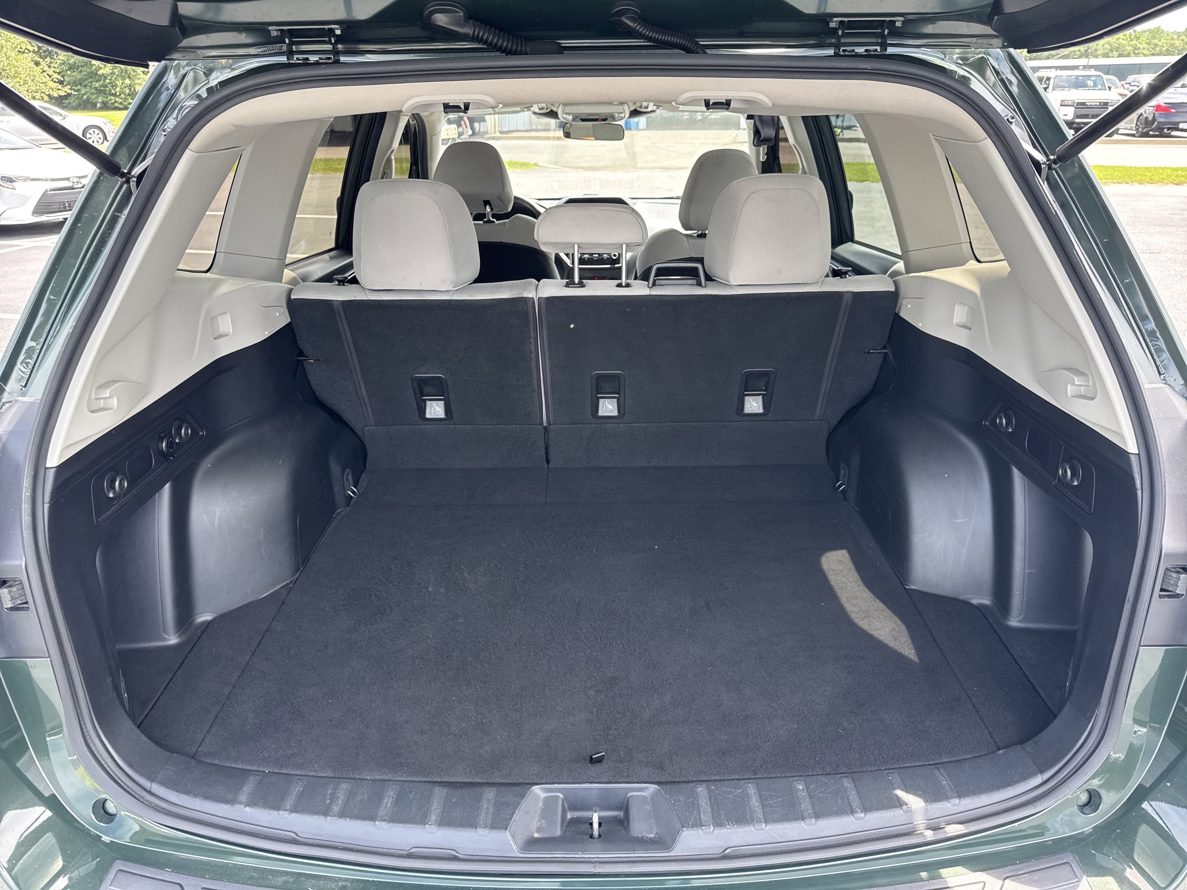 Used 2022 Cascade Green Silica Subaru Base image 27