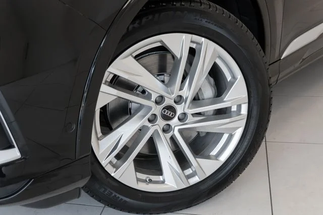 Used 2023  Audi 55 Premium Plus image 2