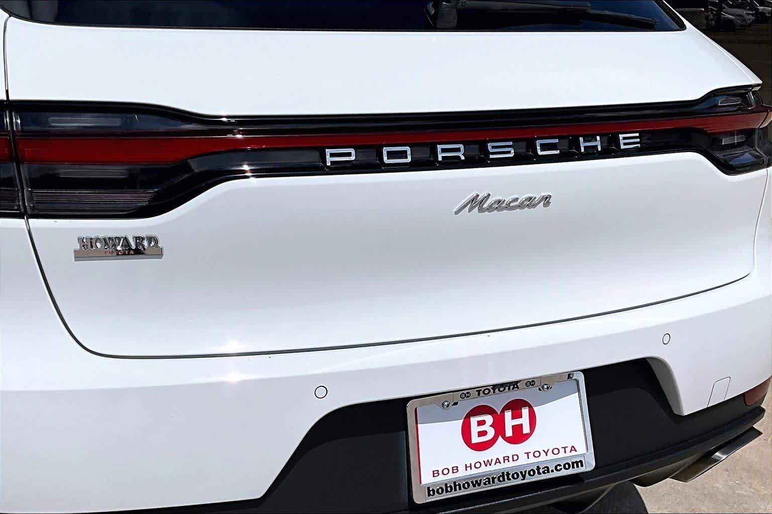 Used 2021 Carrara White Metallic Porsche  image 29
