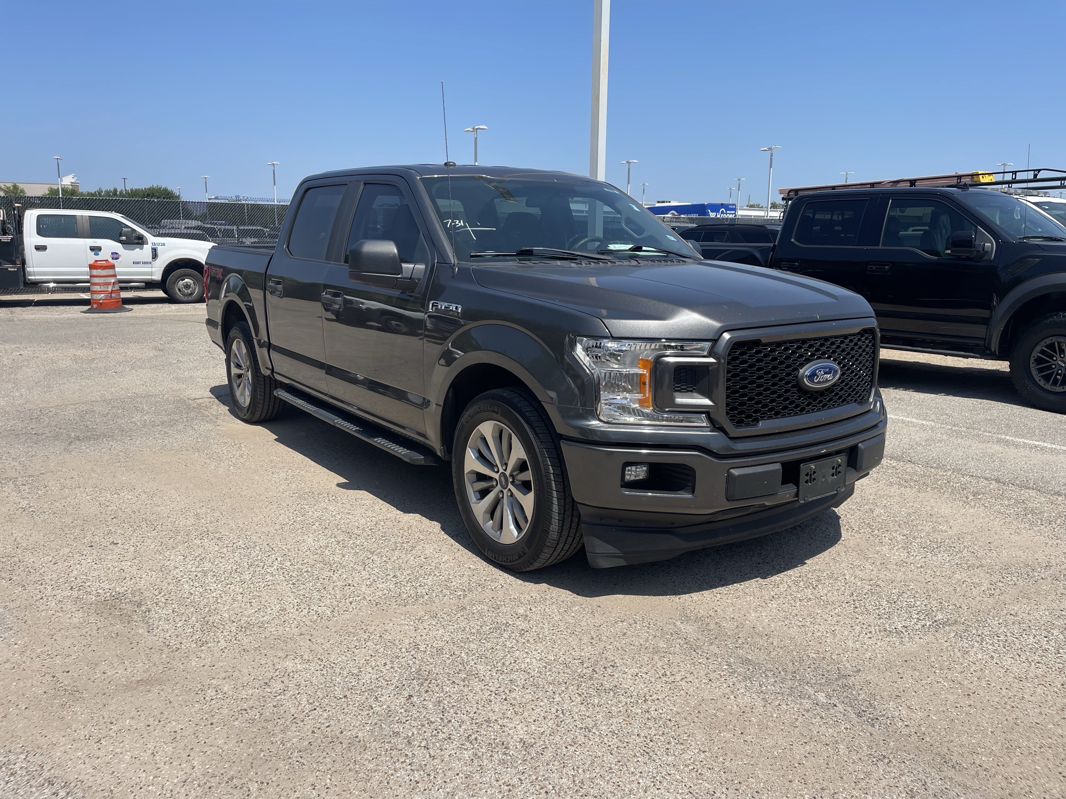 Used 2018 Magnetic Ford XL image 2