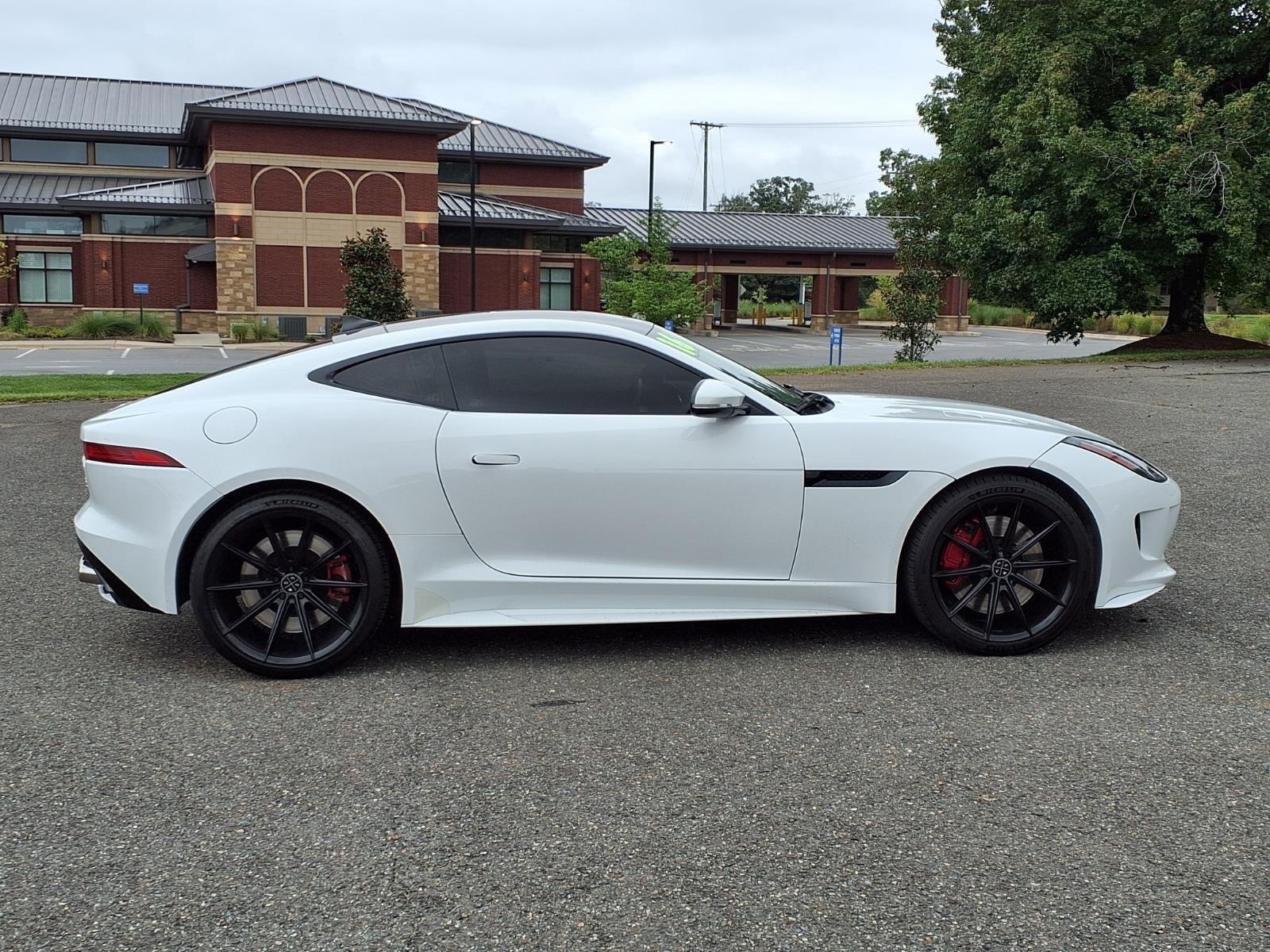 Used 2016 Glacier White Metallic Jaguar R image 11